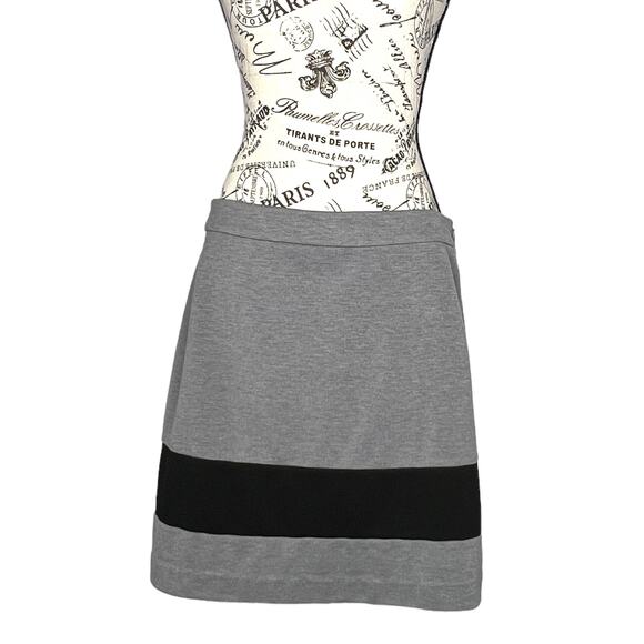 LOFT SIZE 8 Gray Jersey Knit Black Stripe Side Zip A-Line Short Skirt - Picture 1 of 9